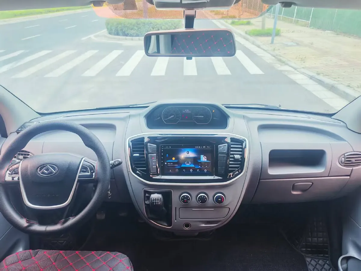 2019 MAXUS XinTu V80 2.0T 139HP L4 6MT,autocango,china used car exporter,china ev exporter,chinese used car exporter,chinese used ev exporter