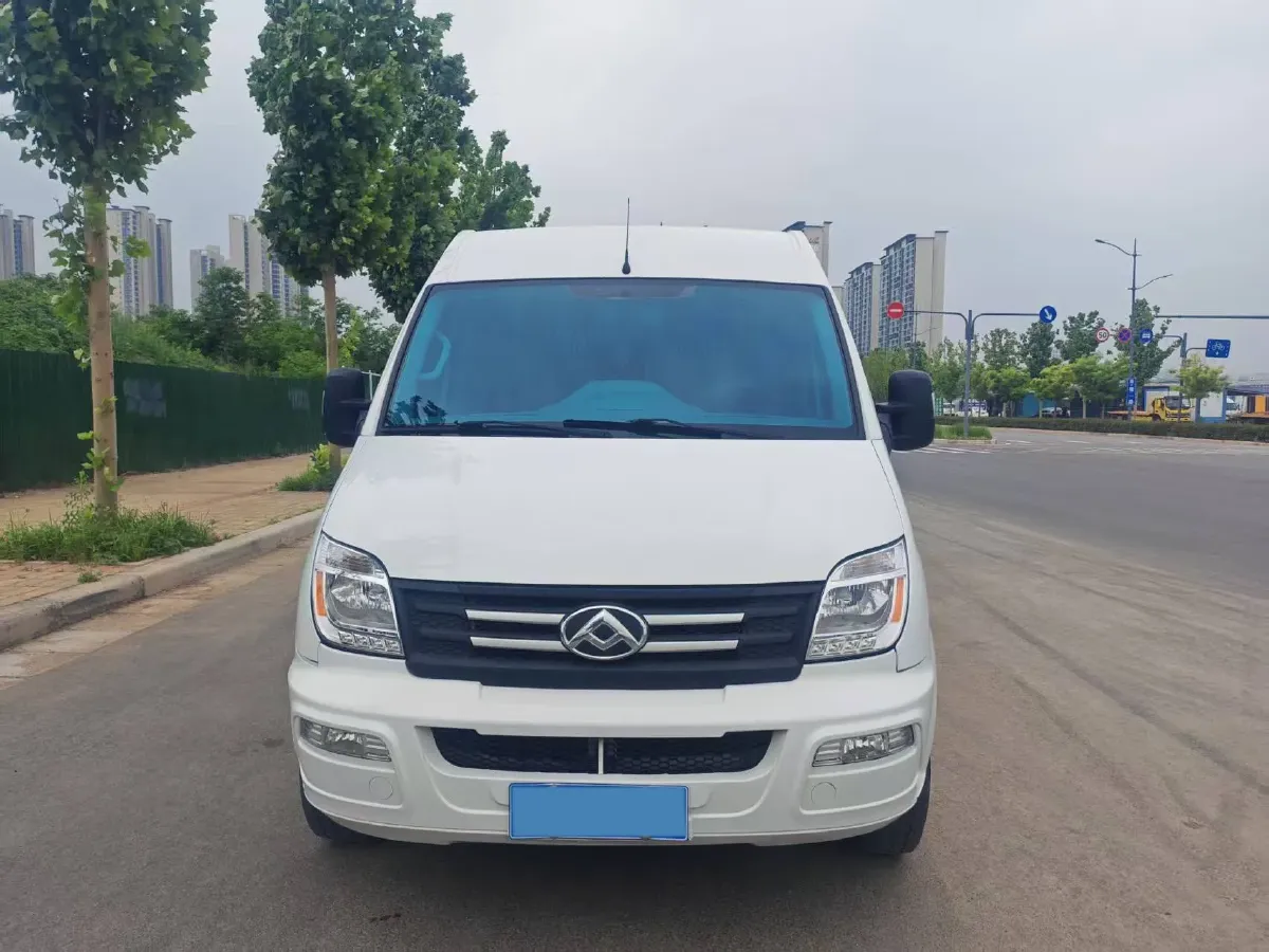 2019 MAXUS XinTu V80 2.0T 139HP L4 6MT,autocango,china used car exporter,china ev exporter,chinese used car exporter,chinese used ev exporter