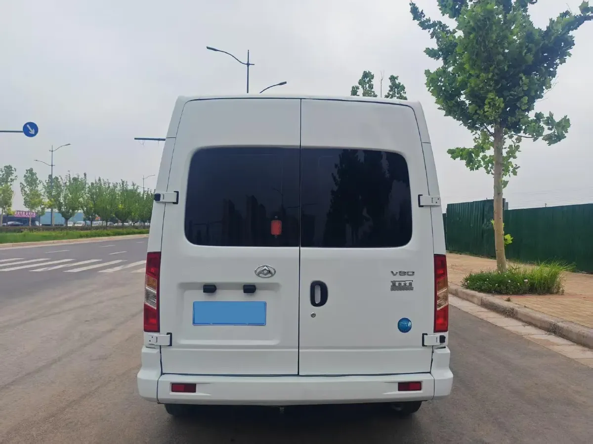 2019 MAXUS XinTu V80 2.0T 139HP L4 6MT,autocango,china used car exporter,china ev exporter,chinese used car exporter,chinese used ev exporter
