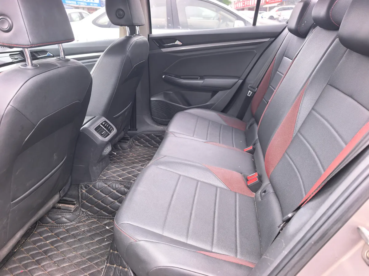 2019 Ford Focus 1.5T 184HP L3 8AT,autocango,china used car exporter,china ev exporter,chinese used car exporter,chinese used ev exporter