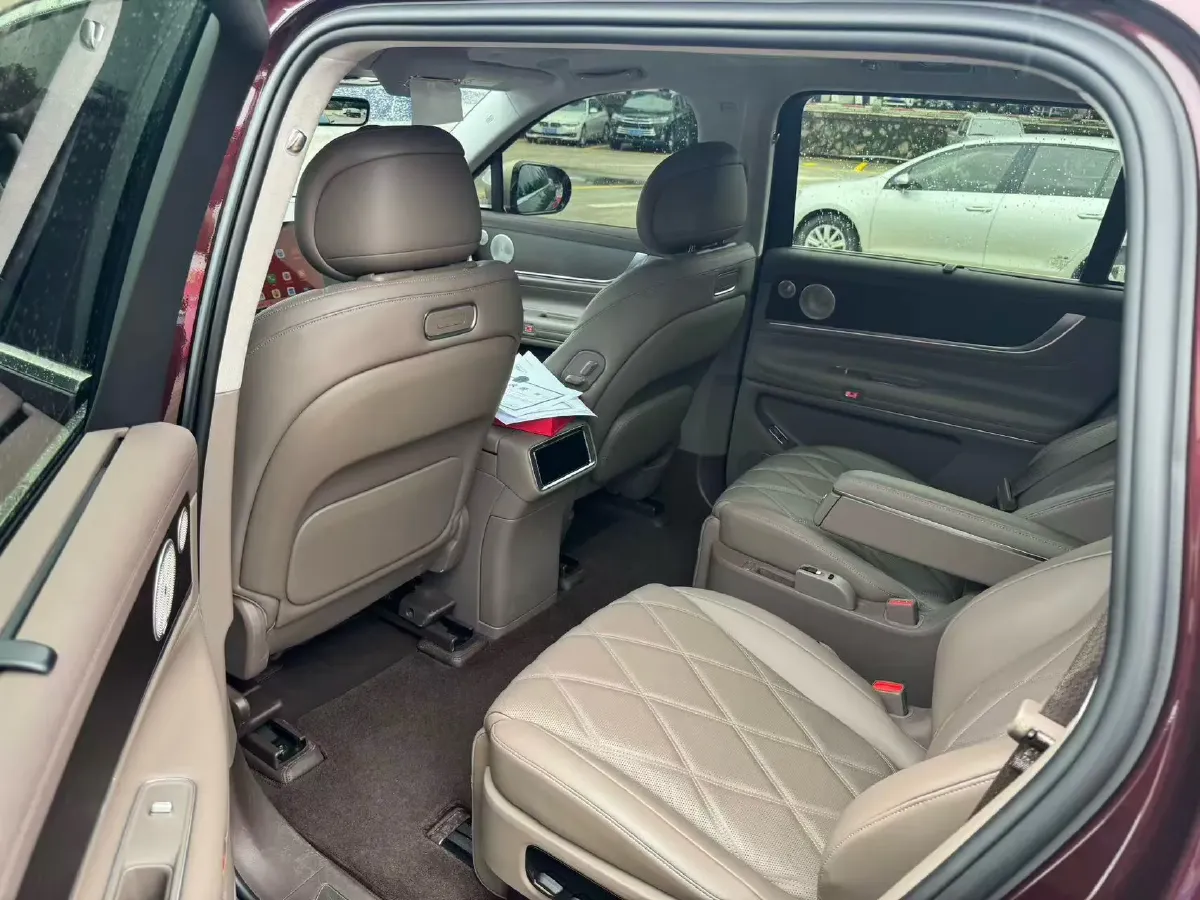 2025 AITO AITO M9 REEV 160HP REEV 52KWH,autocango,china used car exporter,china ev exporter,chinese used car exporter,chinese used ev exporter