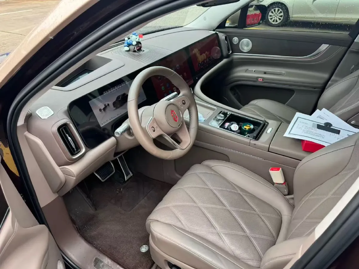 2025 AITO AITO M9 REEV 160HP REEV 52KWH,autocango,china used car exporter,china ev exporter,chinese used car exporter,chinese used ev exporter
