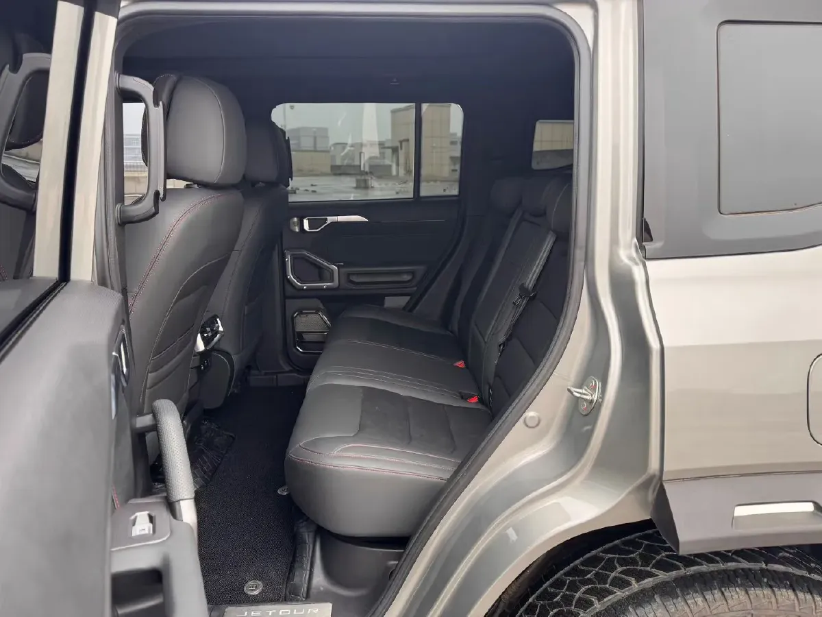 2024 Jetour Traveller 2.0T 254HP L4 7DCT,autocango,china used car exporter,china ev exporter,chinese used car exporter,chinese used ev exporter