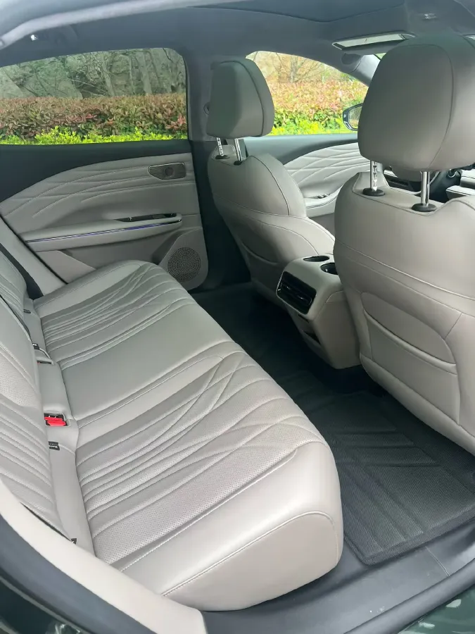 2025 Geely Galaxy Starshine 8 1.5T 163HP L4 3DHT PHEV 27.69KWH,autocango,china used car exporter,china ev exporter,chinese used car exporter,chinese used ev exporter