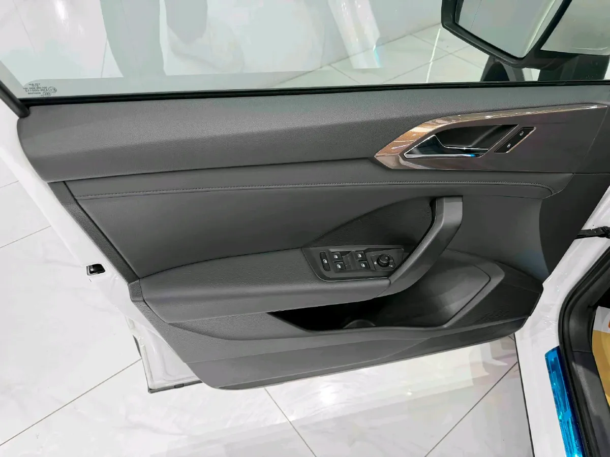 2021 Volkswagen Tharu 1.4T 150HP L4 7DCT,autocango,china used car exporter,china ev exporter,chinese used car exporter,chinese used ev exporter