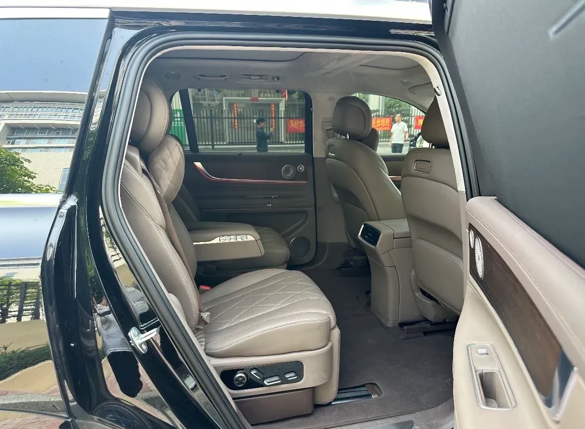 2025 AITO AITO M9 REEV 160HP REEV,autocango,china used car exporter,china ev exporter,chinese used car exporter,chinese used ev exporter