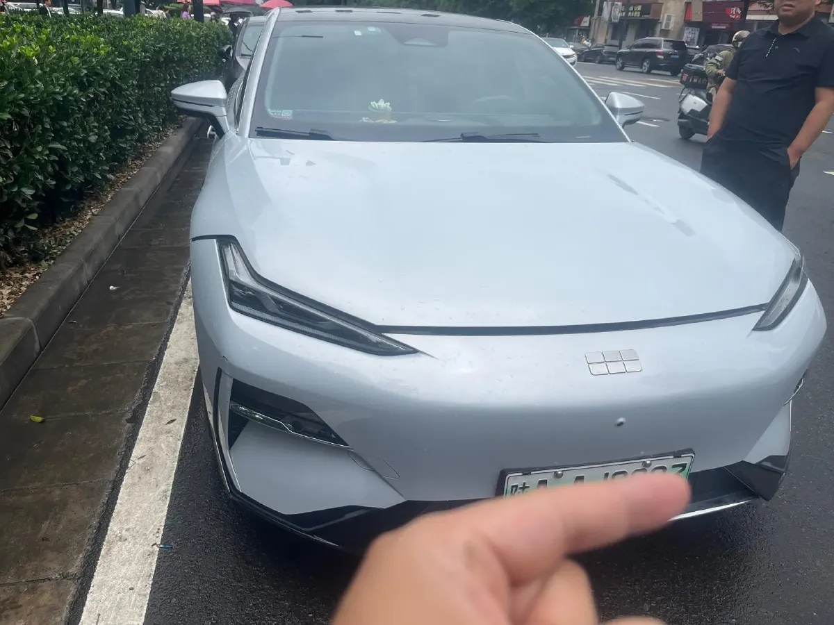 2024 Geely Galaxy E8 BEV 76KWH,autocango,china used car exporter,china ev exporter,chinese used car exporter,chinese used ev exporter
