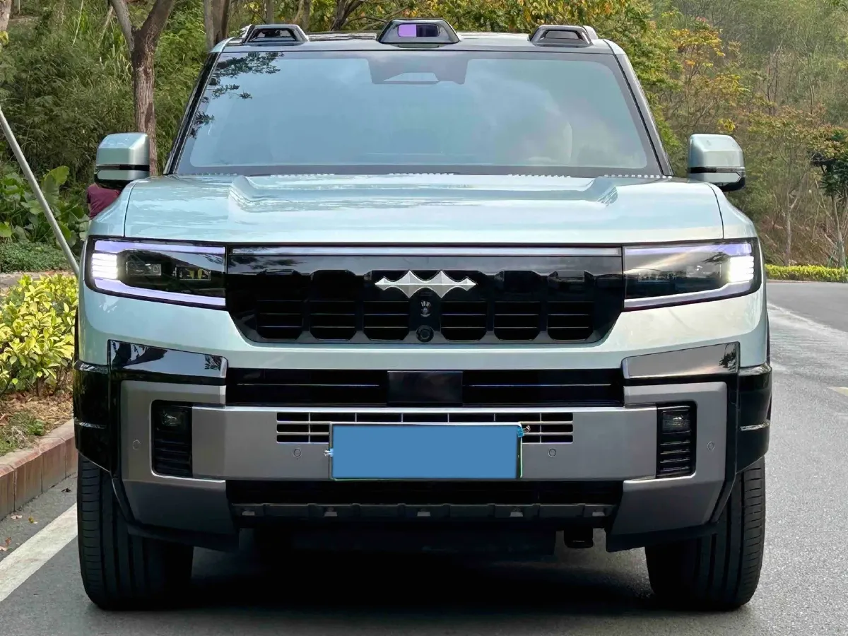 2025 FangChengBao Bao 8 2.0T 245HP L4 E-CVT PHEV 36.8KWH,autocango,china used car exporter,china ev exporter,chinese used car exporter,chinese used ev exporter