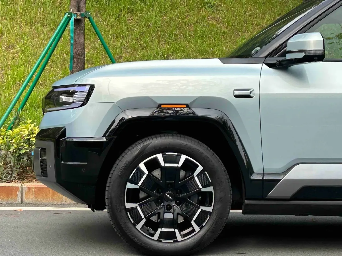 2025 FangChengBao Bao 8 2.0T 245HP L4 E-CVT PHEV 36.8KWH,autocango,china used car exporter,china ev exporter,chinese used car exporter,chinese used ev exporter