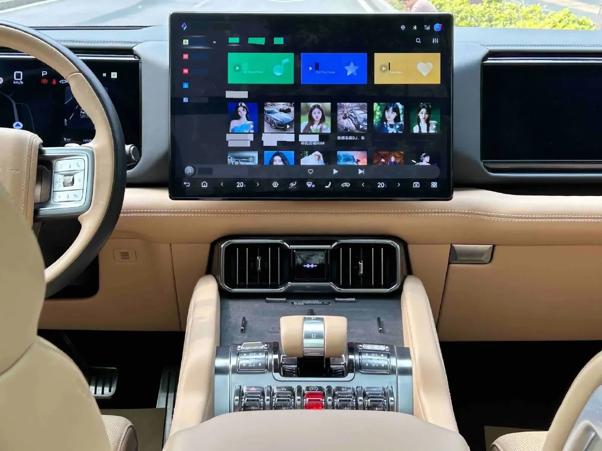 2025 FangChengBao Bao 8 2.0T 245HP L4 E-CVT PHEV 36.8KWH,autocango,china used car exporter,china ev exporter,chinese used car exporter,chinese used ev exporter