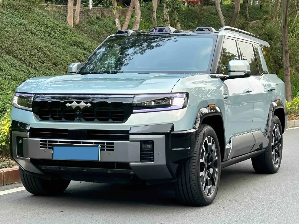 2025 FangChengBao Bao 8 2.0T 245HP L4 E-CVT PHEV 36.8KWH,autocango,china used car exporter,china ev exporter,chinese used car exporter,chinese used ev exporter
