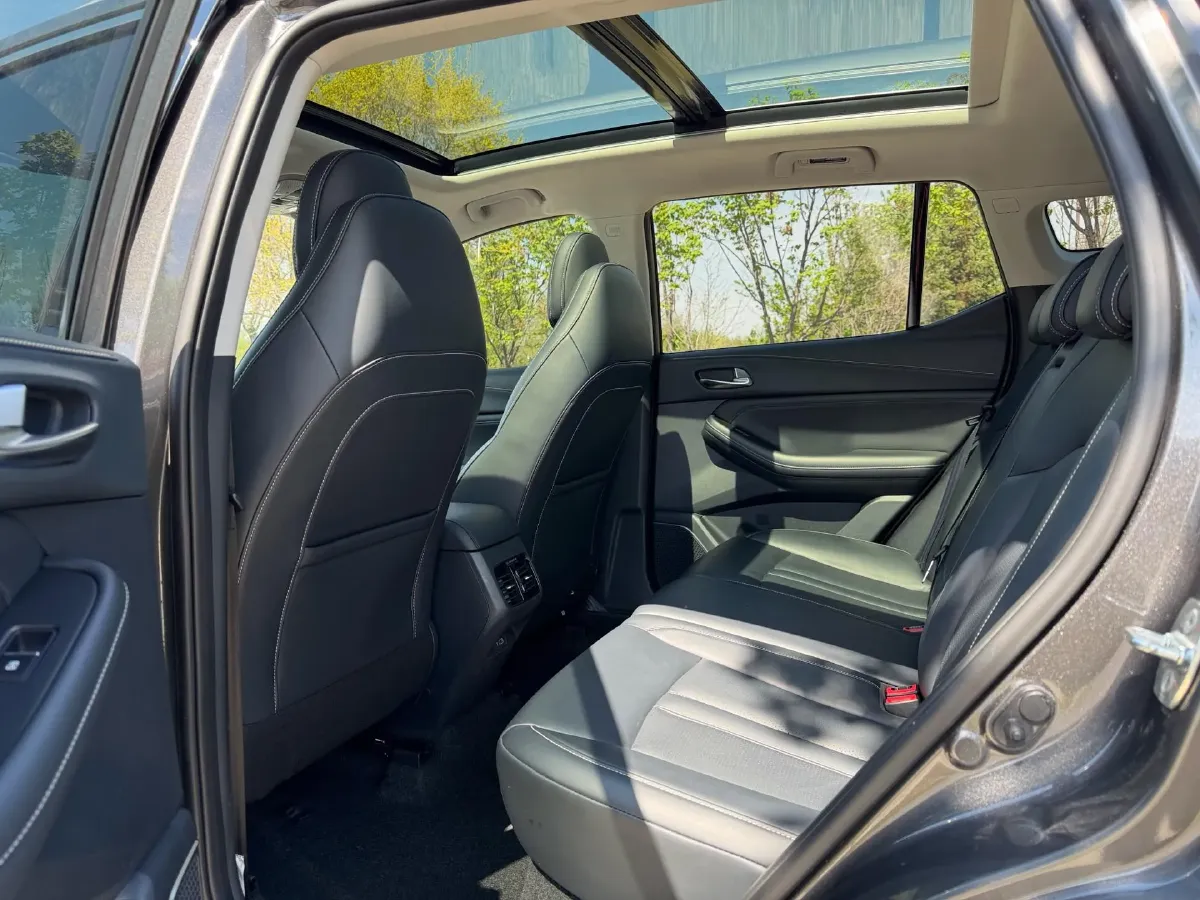 2022 GAC Trumpchi GS4 1.5T 169HP L4 6AT,autocango,china used car exporter,china ev exporter,chinese used car exporter,chinese used ev exporter