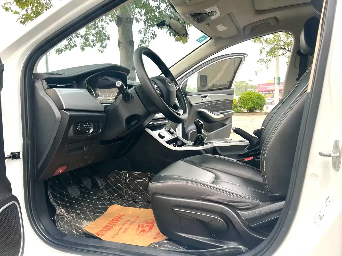 2019 Chery Arrizo 5 1.5L 116HP L4 5MT,autocango,china used car exporter,china ev exporter,chinese used car exporter,chinese used ev exporter