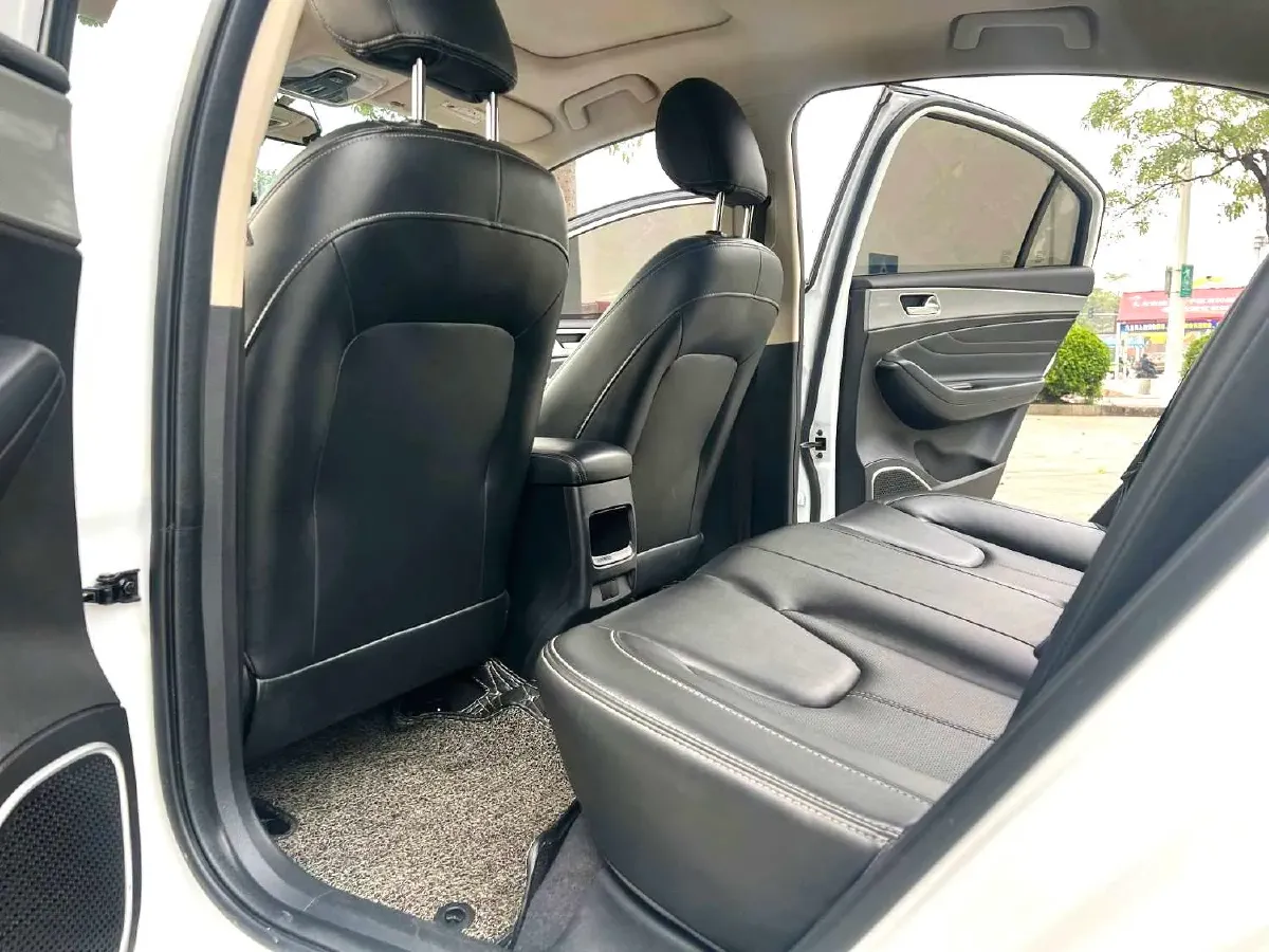 2019 Chery Arrizo 5 1.5L 116HP L4 5MT,autocango,china used car exporter,china ev exporter,chinese used car exporter,chinese used ev exporter