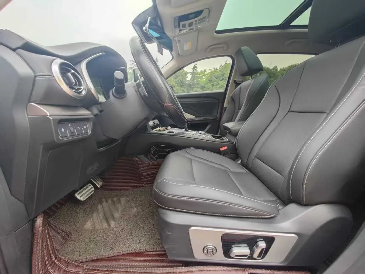 2018 WEY VV6 2.0T 197HP L4 7DCT,autocango,china used car exporter,china ev exporter,chinese used car exporter,chinese used ev exporter