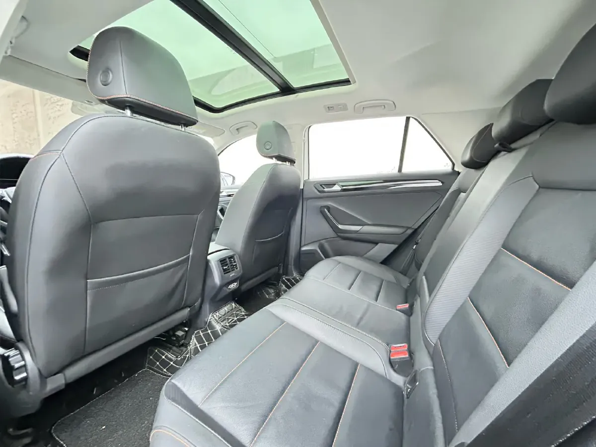 2021 Volkswagen T-Roc 1.4T 150HP L4 7DCT,autocango,china used car exporter,china ev exporter,chinese used car exporter,chinese used ev exporter