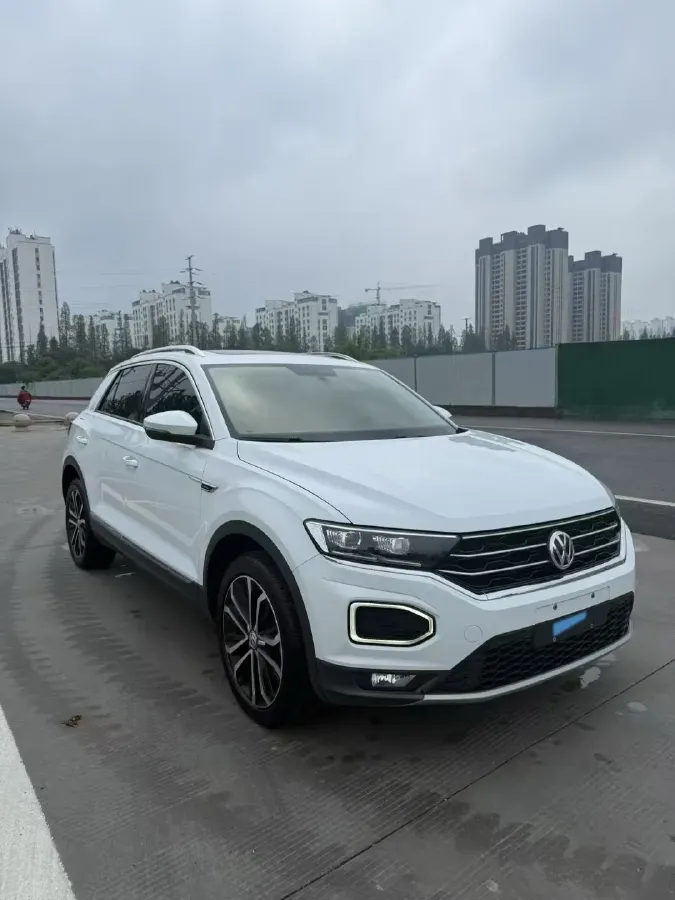 2021 Volkswagen T-Roc 1.4T 150HP L4 7DCT,autocango,china used car exporter,china ev exporter,chinese used car exporter,chinese used ev exporter