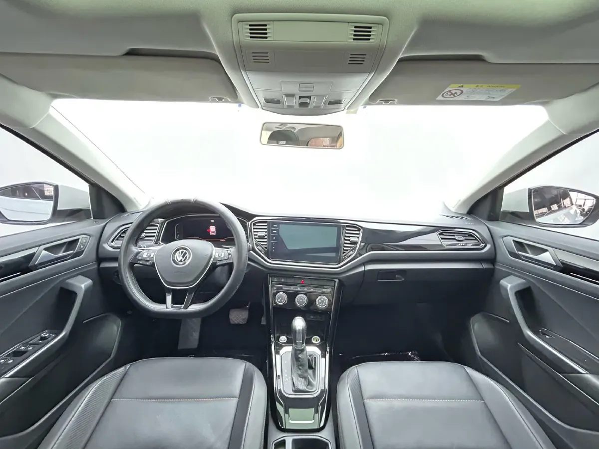 2021 Volkswagen T-Roc 1.4T 150HP L4 7DCT,autocango,china used car exporter,china ev exporter,chinese used car exporter,chinese used ev exporter