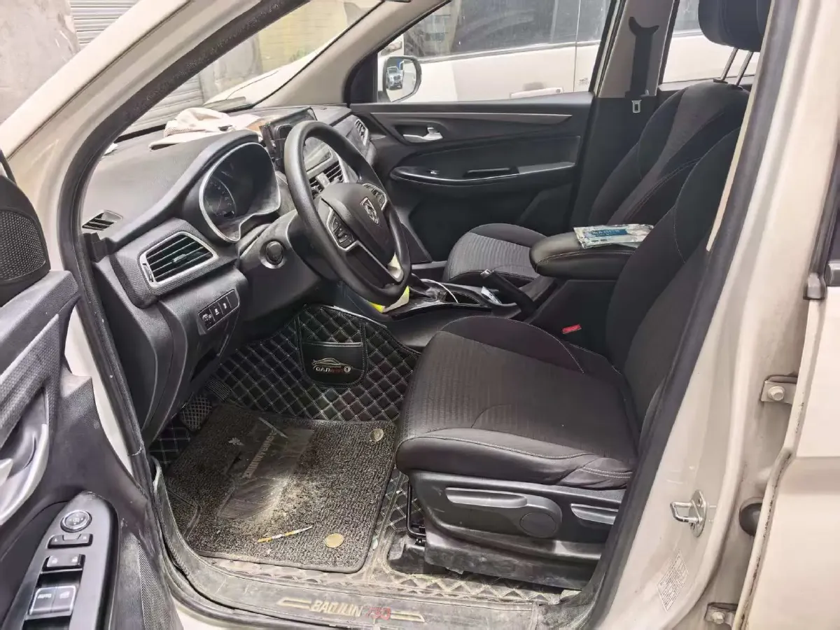 2019 BaoJun 730 1.5T 151HP L4 CVT,autocango,china used car exporter,china ev exporter,chinese used car exporter,chinese used ev exporter