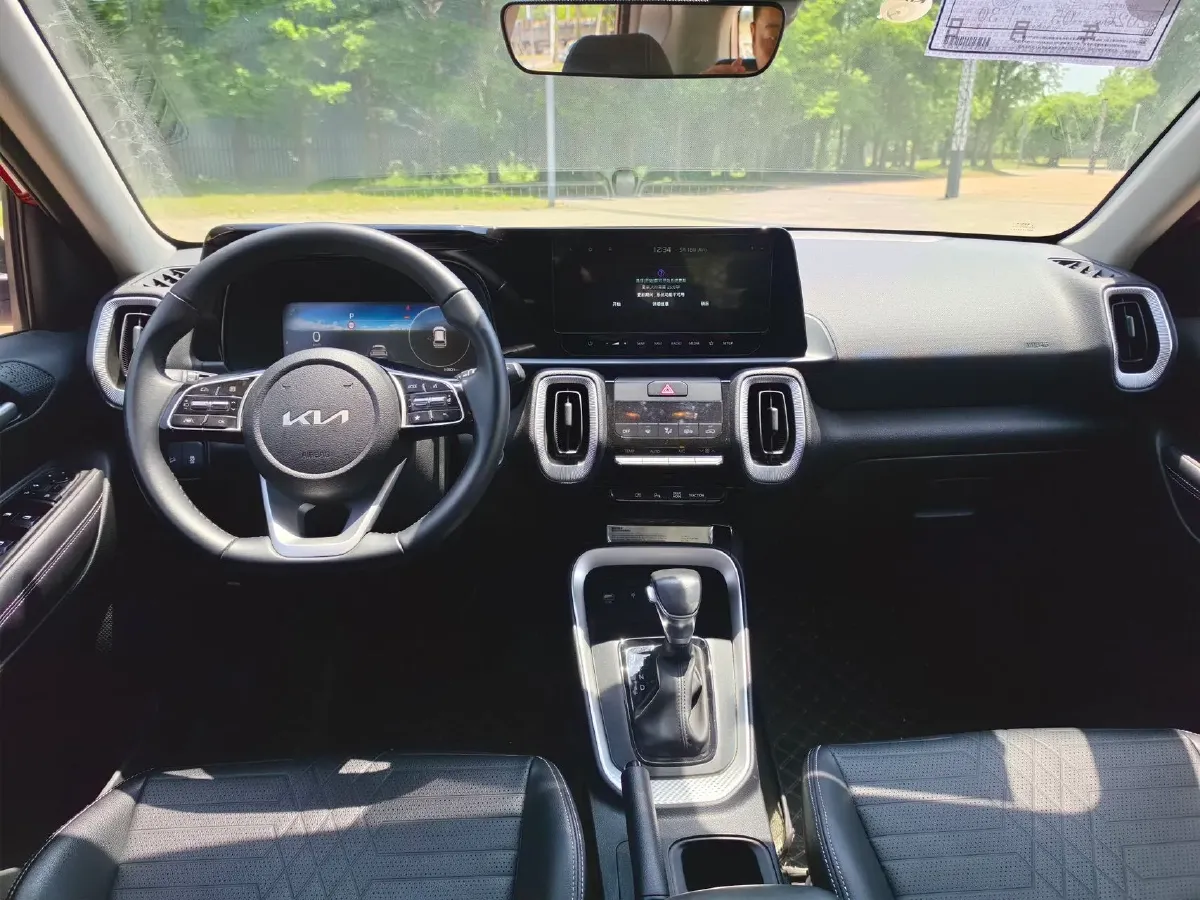 2024 Kia Sonet 1.5L 115HP L4 CVT,autocango,china used car exporter,china ev exporter,chinese used car exporter,chinese used ev exporter