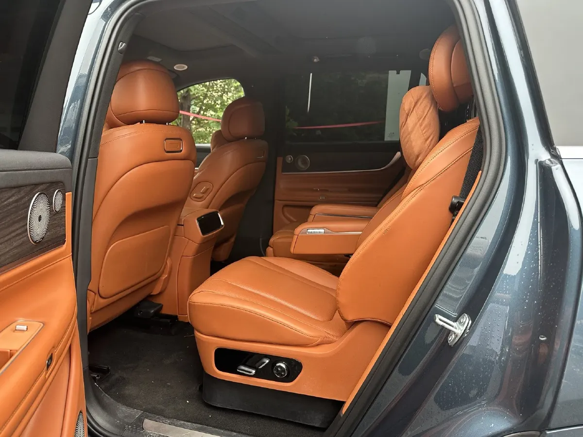 2024 AITO AITO M9 1.5T 152HP L4 REEV 42KWH,autocango,china used car exporter,china ev exporter,chinese used car exporter,chinese used ev exporter