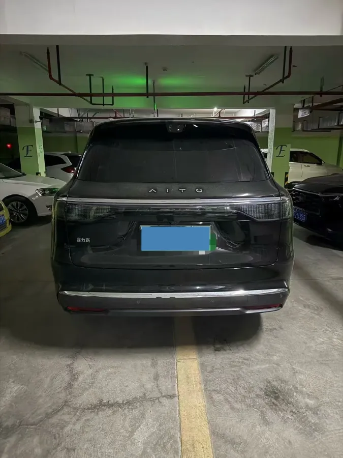 2025 AITO AITO M8 REEV 160HP REEV 53.4KWH,autocango,china used car exporter,china ev exporter,chinese used car exporter,chinese used ev exporter