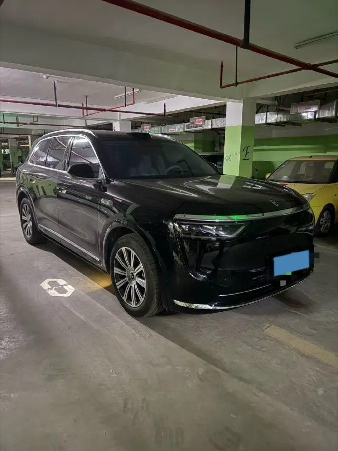 2025 AITO AITO M8 REEV 160HP REEV 53.4KWH,autocango,china used car exporter,china ev exporter,chinese used car exporter,chinese used ev exporter