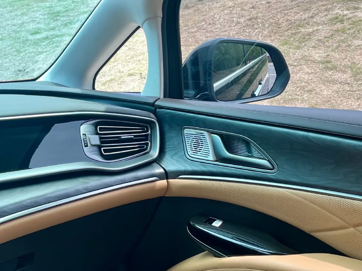 2024 Denza D9 1.5T 139HP L4 E-CVT PHEV 40KWH,autocango,china used car exporter,china ev exporter,chinese used car exporter,chinese used ev exporter
