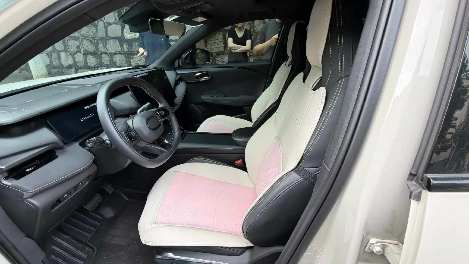 2025 LYNK&CO 06 1.5T 181HP L4 7DCT,autocango,china used car exporter,china ev exporter,chinese used car exporter,chinese used ev exporter