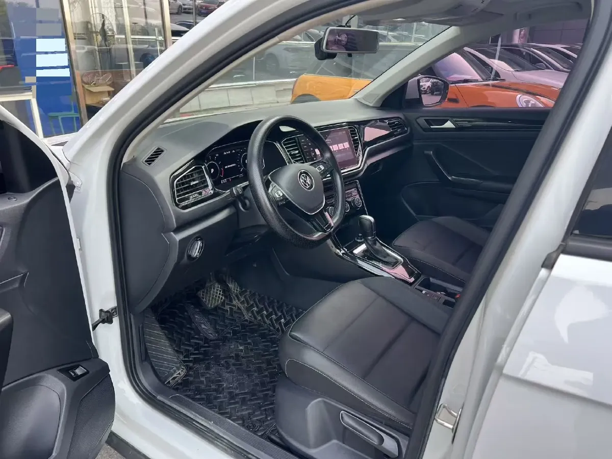 2021 Volkswagen T-Roc 1.4T 150HP L4 7DCT,autocango,china used car exporter,china ev exporter,chinese used car exporter,chinese used ev exporter
