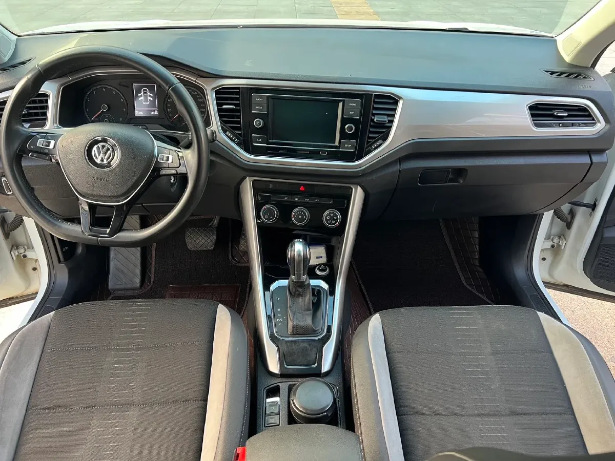 2019 Volkswagen T-Roc 1.4T 131HP L4 7DCT,autocango,china used car exporter,china ev exporter,chinese used car exporter,chinese used ev exporter