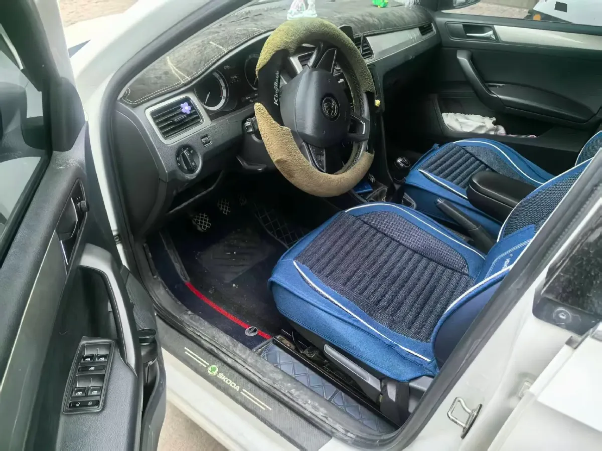 2019 SWM G01 1.5T 156HP L4 6AT,autocango,china used car exporter,china ev exporter,chinese used car exporter,chinese used ev exporter