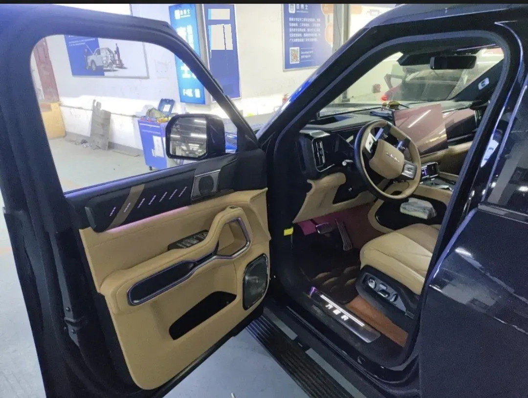 2025 FangChengBao Bao 8 2.0T 245HP L4 E-CVT PHEV 36.8KWH,autocango,china used car exporter,china ev exporter,chinese used car exporter,chinese used ev exporter