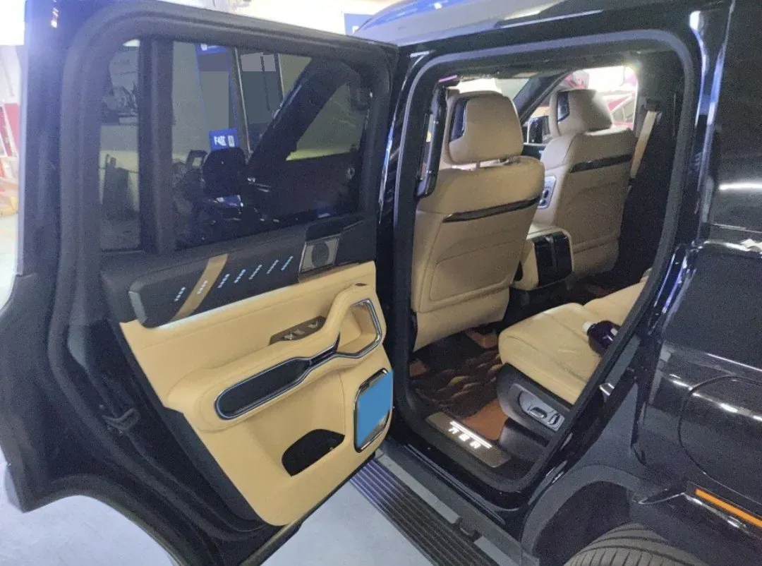 2025 FangChengBao Bao 8 2.0T 245HP L4 E-CVT PHEV 36.8KWH,autocango,china used car exporter,china ev exporter,chinese used car exporter,chinese used ev exporter
