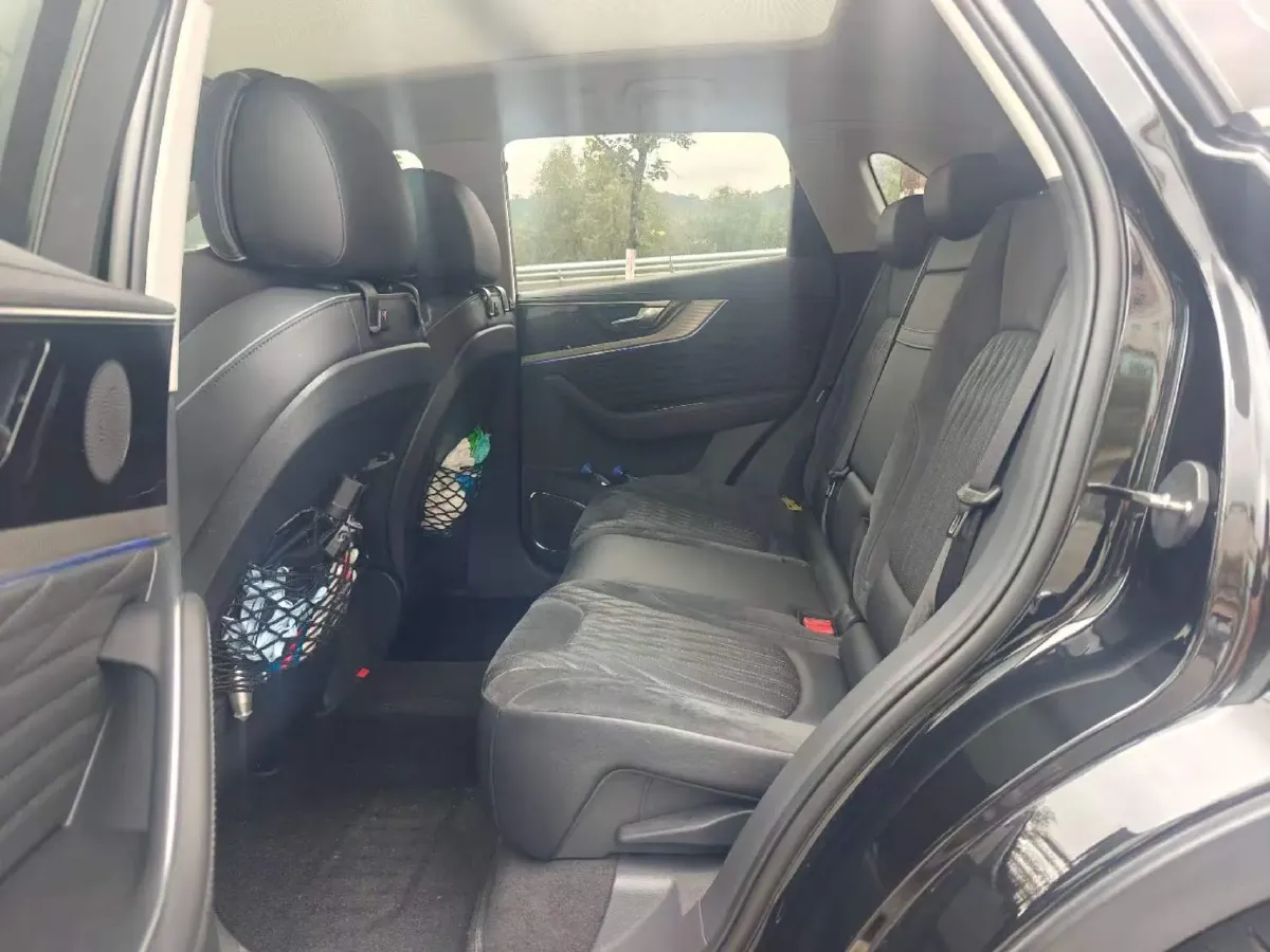 2022 HongQi HS5 2.0T 224HP L4 6AT,autocango,china used car exporter,china ev exporter,chinese used car exporter,chinese used ev exporter
