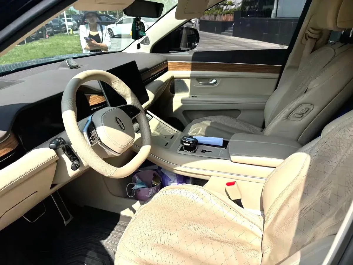 2024 AITO AITO M7 1.5T 152HP L4 REEV 42KWH,autocango,china used car exporter,china ev exporter,chinese used car exporter,chinese used ev exporter