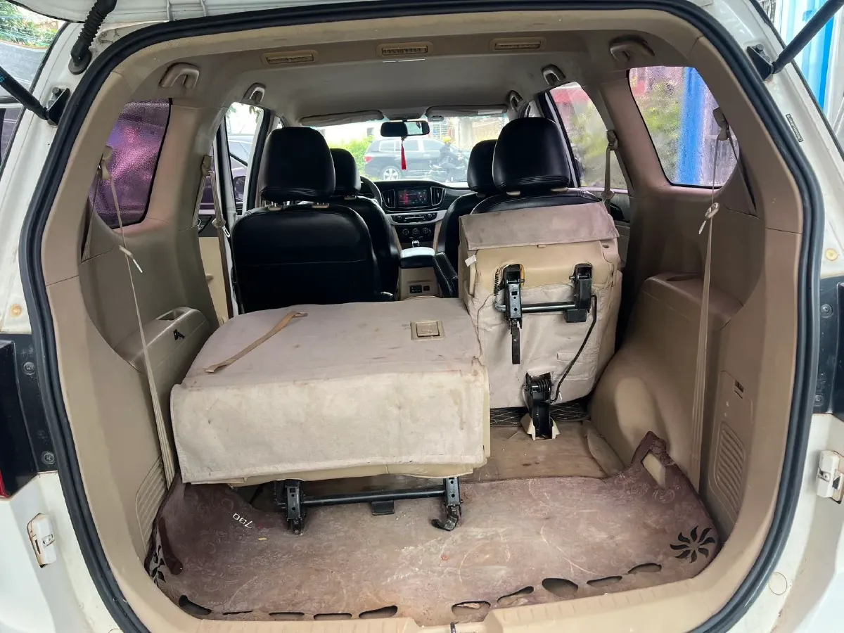 2016 BaoJun 560 1.5T 150HP L4 6MT,autocango,china used car exporter,china ev exporter,chinese used car exporter,chinese used ev exporter