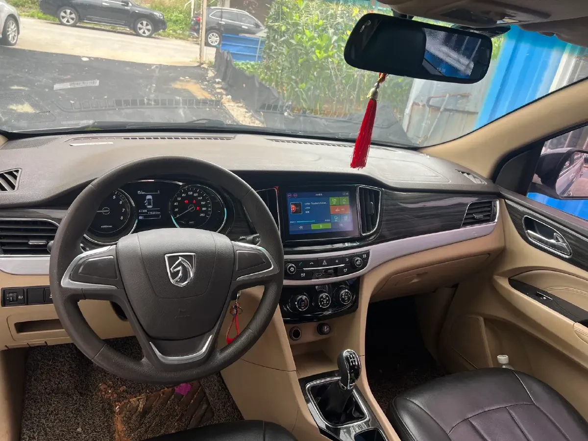 2016 BaoJun 560 1.5T 150HP L4 6MT,autocango,china used car exporter,china ev exporter,chinese used car exporter,chinese used ev exporter