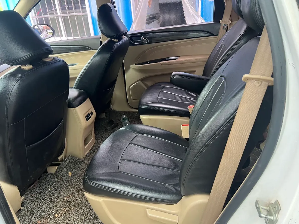 2016 BaoJun 560 1.5T 150HP L4 6MT,autocango,china used car exporter,china ev exporter,chinese used car exporter,chinese used ev exporter