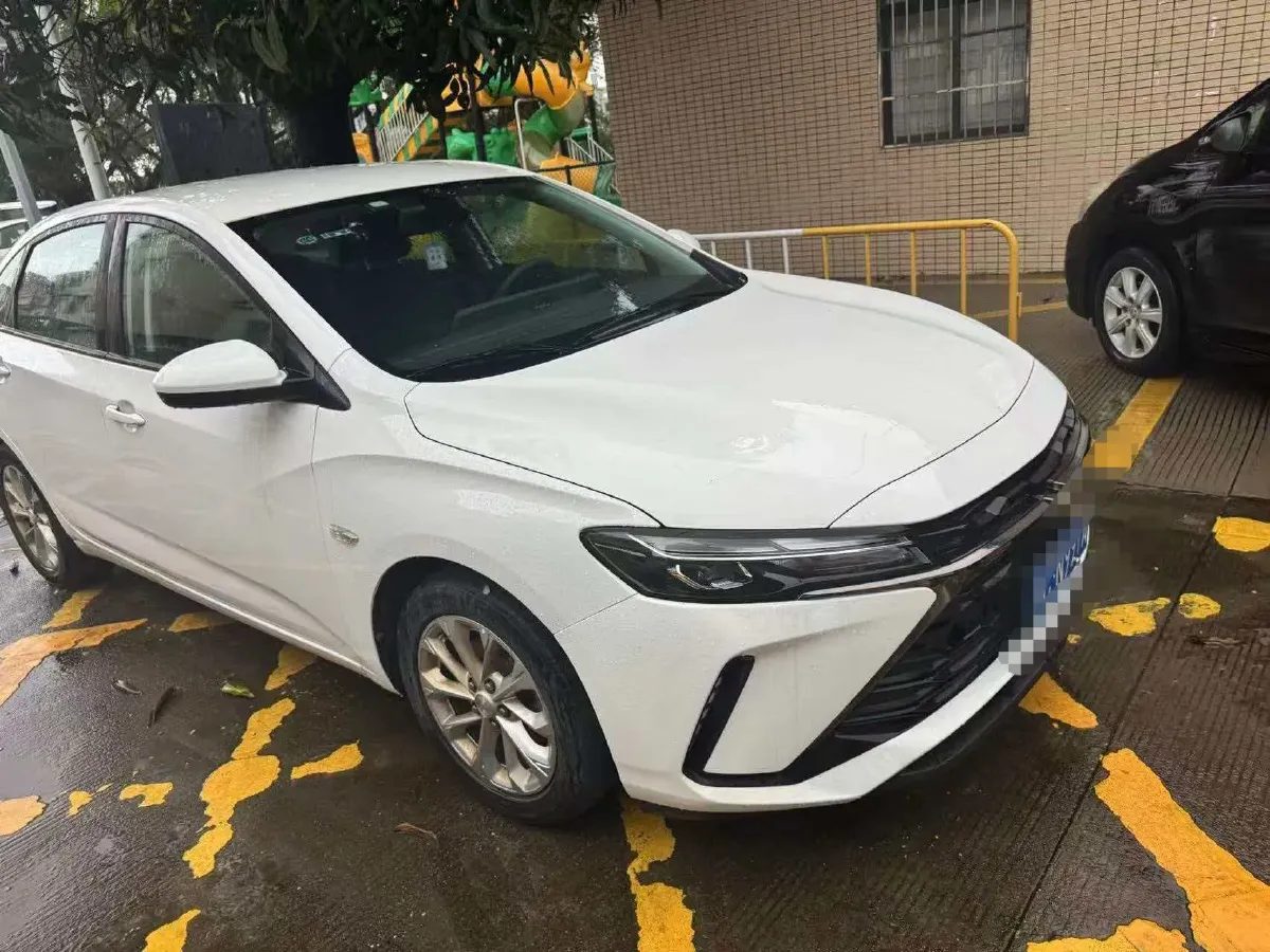 2023 Chevrolet Monza 1.5L 113HP L4 6DCT,autocango,china used car exporter,china ev exporter,chinese used car exporter,chinese used ev exporter