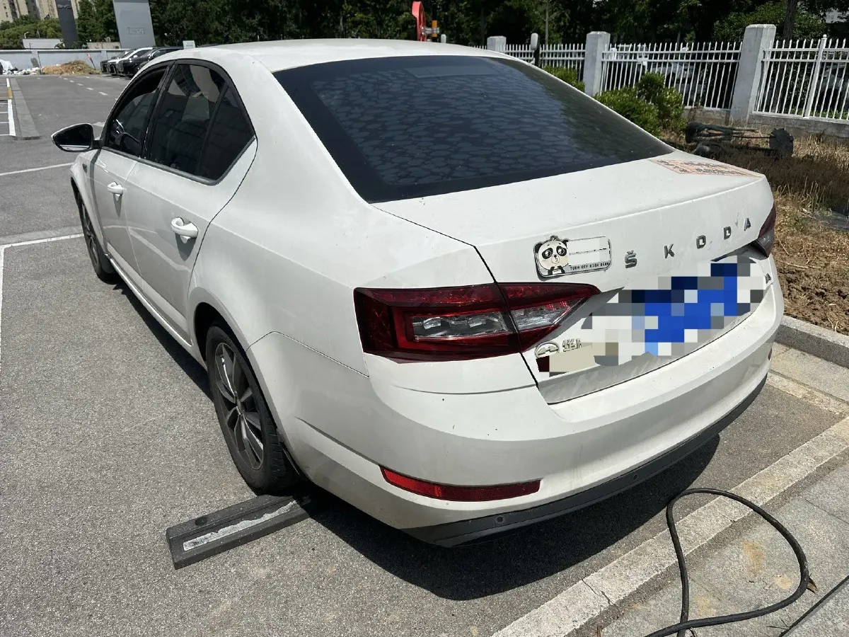 2019 Skoda Octavia 1.5L 116HP L4 6AT,autocango,china used car exporter,china ev exporter,chinese used car exporter,chinese used ev exporter
