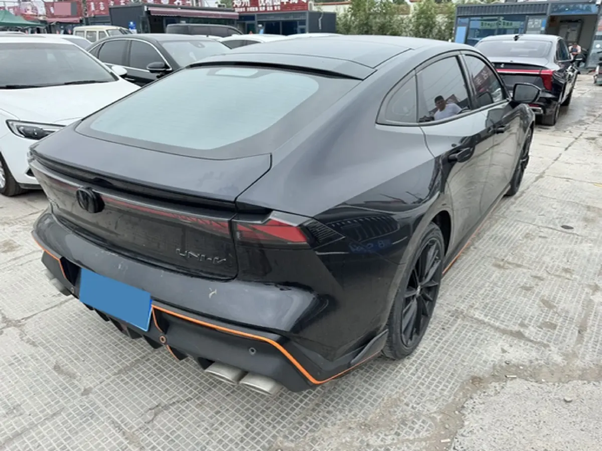 2023 ChangAn UNI-V 1.5T 188HP L4 7DCT,autocango,china used car exporter,china ev exporter,chinese used car exporter,chinese used ev exporter