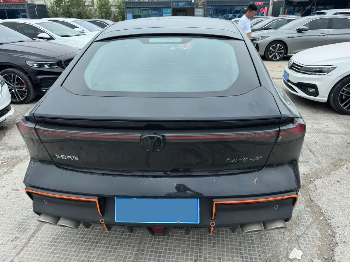 2023 ChangAn UNI-V 1.5T 188HP L4 7DCT,autocango,china used car exporter,china ev exporter,chinese used car exporter,chinese used ev exporter