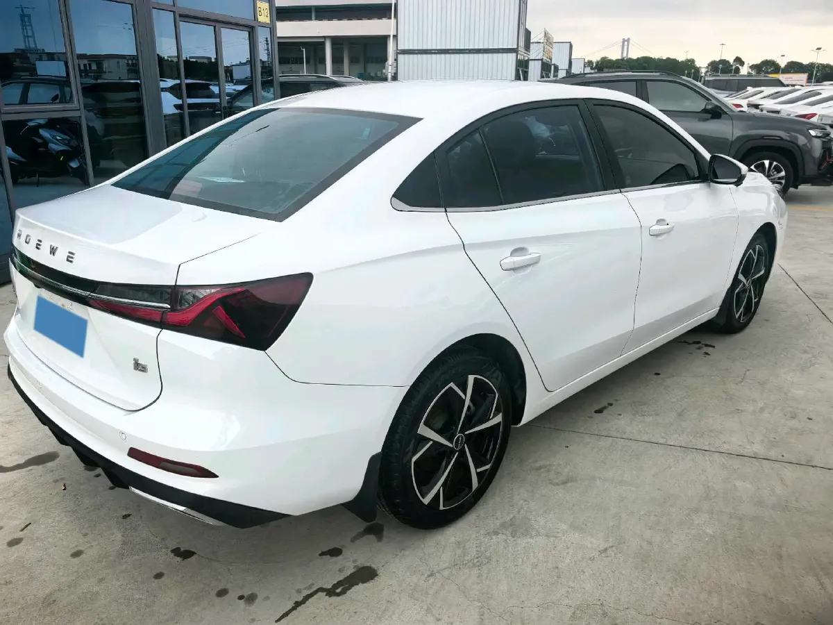 2023 Roewe i5 1.5L 129HP L4 CVT,autocango,china used car exporter,china ev exporter,chinese used car exporter,chinese used ev exporter