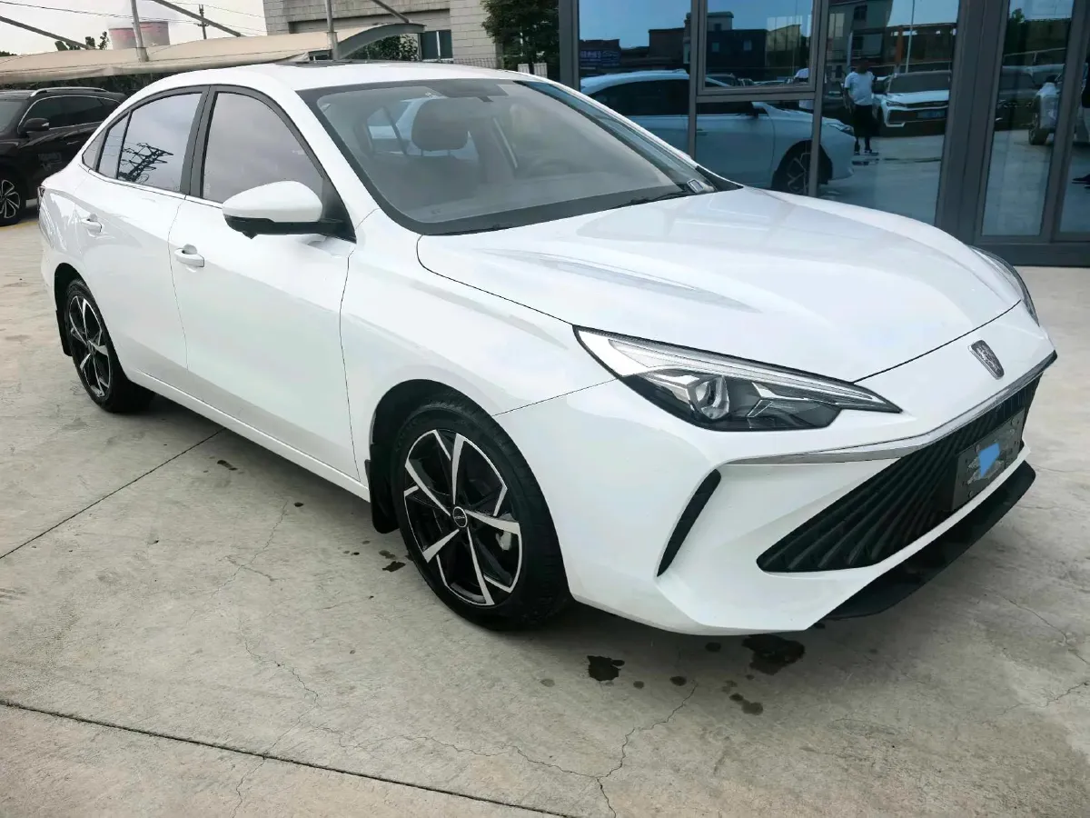 2023 Roewe i5 1.5L 129HP L4 CVT,autocango,china used car exporter,china ev exporter,chinese used car exporter,chinese used ev exporter
