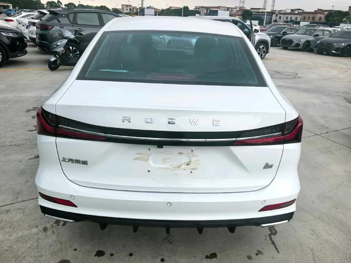 2023 Roewe i5 1.5L 129HP L4 CVT,autocango,china used car exporter,china ev exporter,chinese used car exporter,chinese used ev exporter