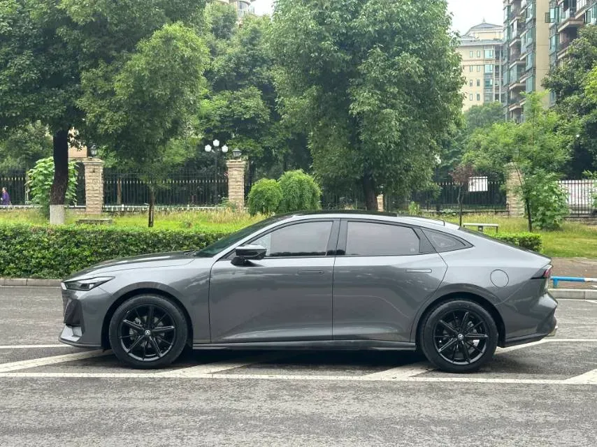 2023 ChangAn UNI-V 1.5T 188HP L4 7DCT,autocango,china used car exporter,china ev exporter,chinese used car exporter,chinese used ev exporter