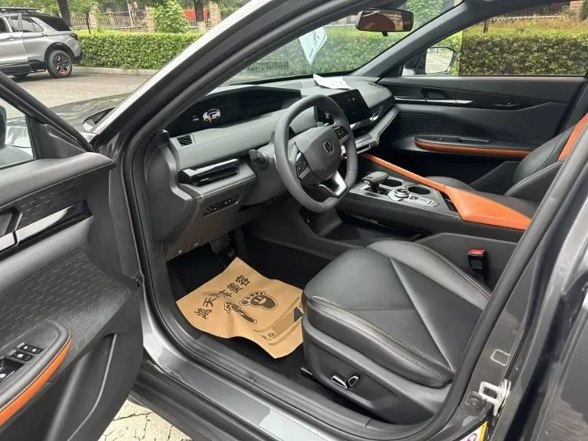 2023 ChangAn UNI-V 1.5T 188HP L4 7DCT,autocango,china used car exporter,china ev exporter,chinese used car exporter,chinese used ev exporter