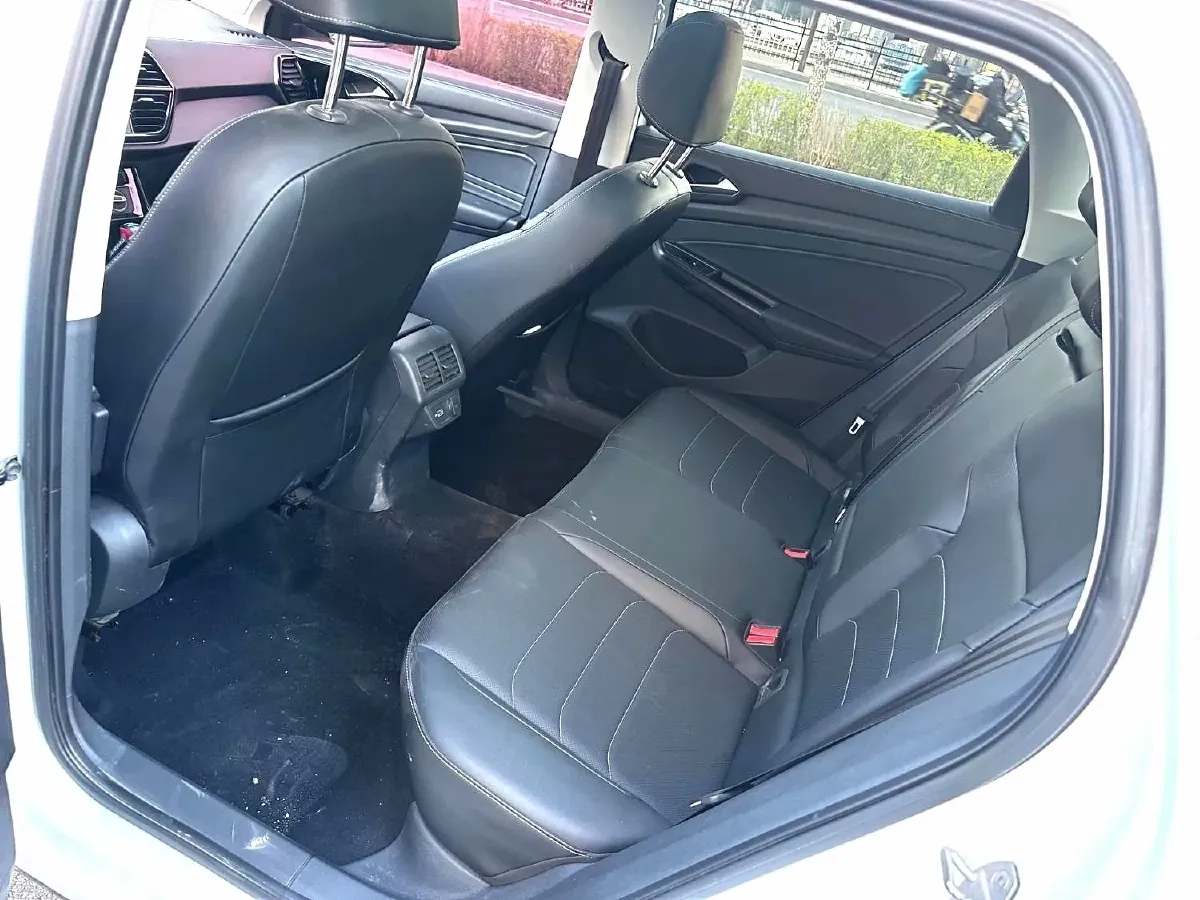 2022 Jetta VS7 1.4T 150HP L4 6AT,autocango,china used car exporter,china ev exporter,chinese used car exporter,chinese used ev exporter