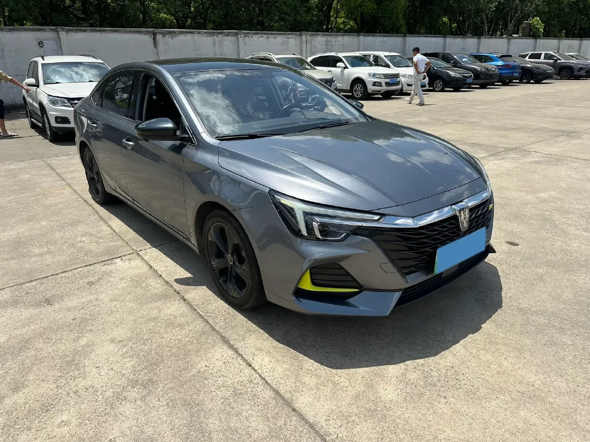 2020 Roewe i6 MAX 1.5T 169HP L4 AMT PHEV,autocango,china used car exporter,china ev exporter,chinese used car exporter,chinese used ev exporter